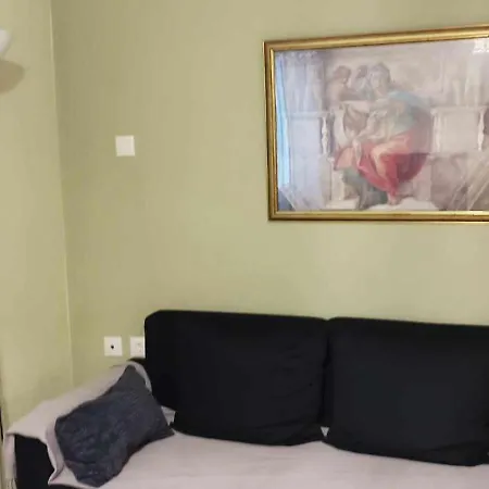Virginia Apartment
