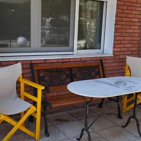 Virginia Apartment *
