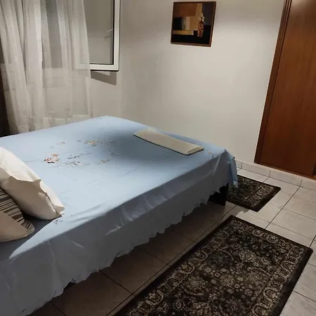 アパート Virginia